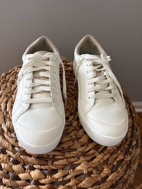 Dr Scholl’s Womens White Low-Top Casual Sneakers
Size 8
White/Gold